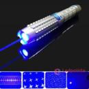 光を追いかける少女